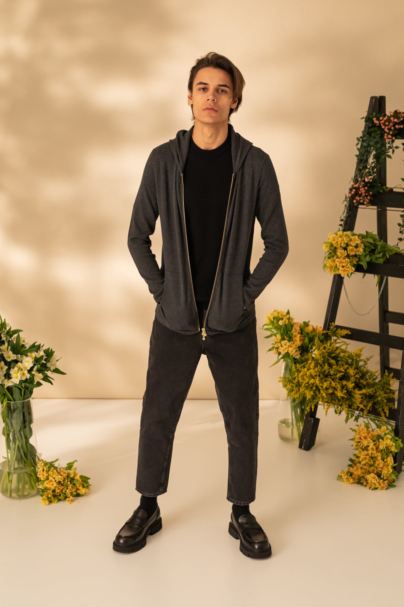 Jacket with hood and zipper for men