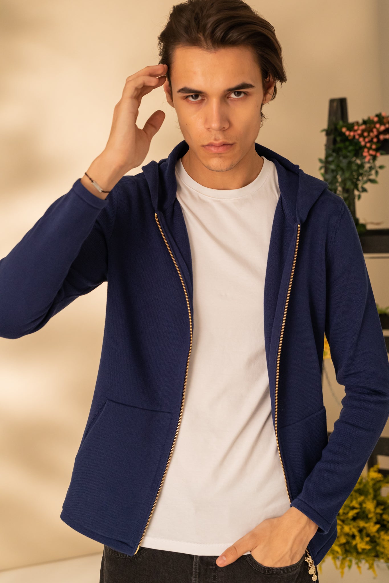 Jacket with hood and zipper for men