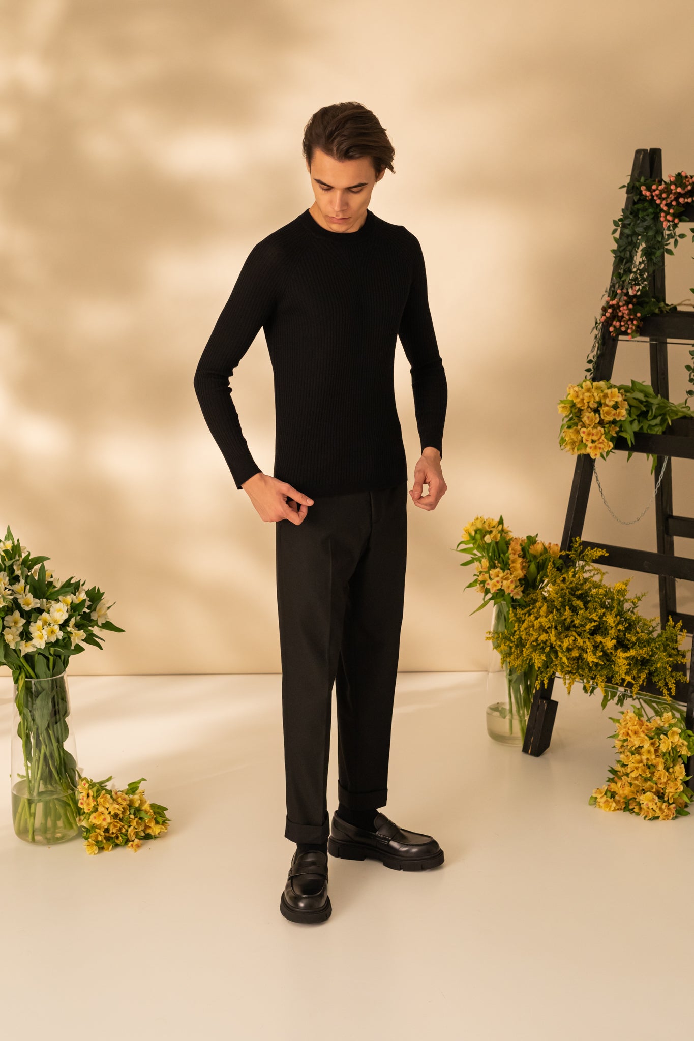 Round neck sweater for men