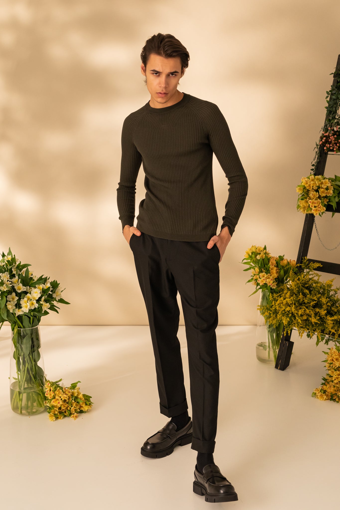 Round neck sweater for men