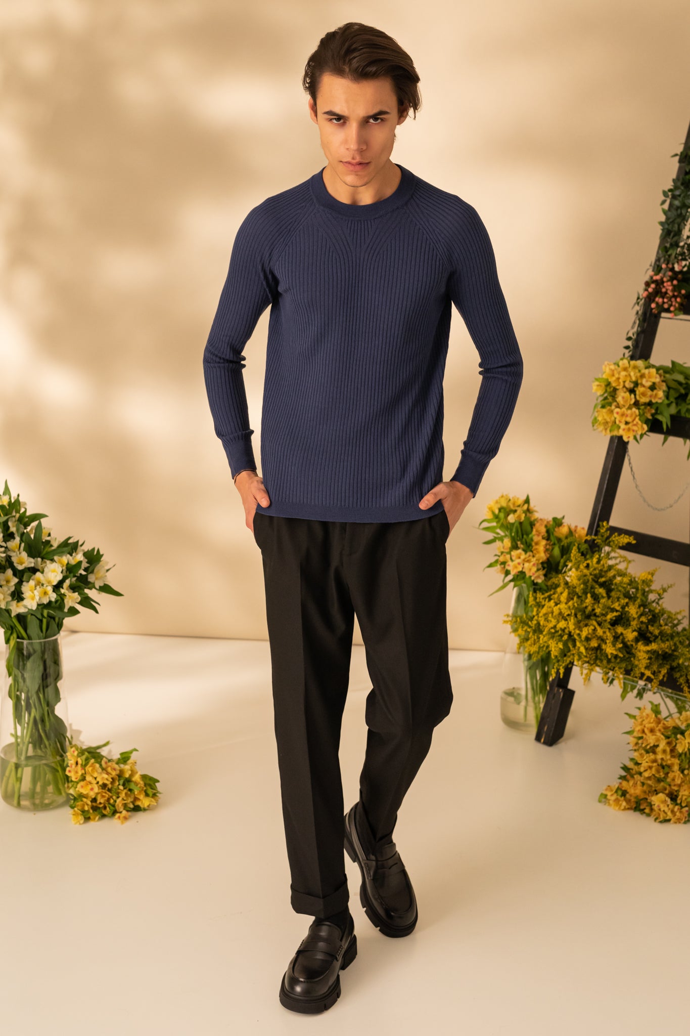 Round neck sweater for men