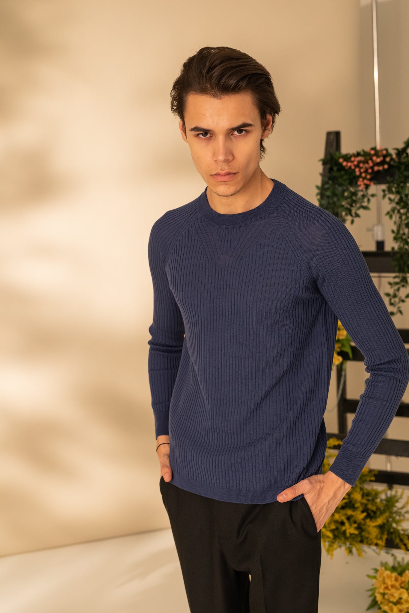 Round neck sweater for men