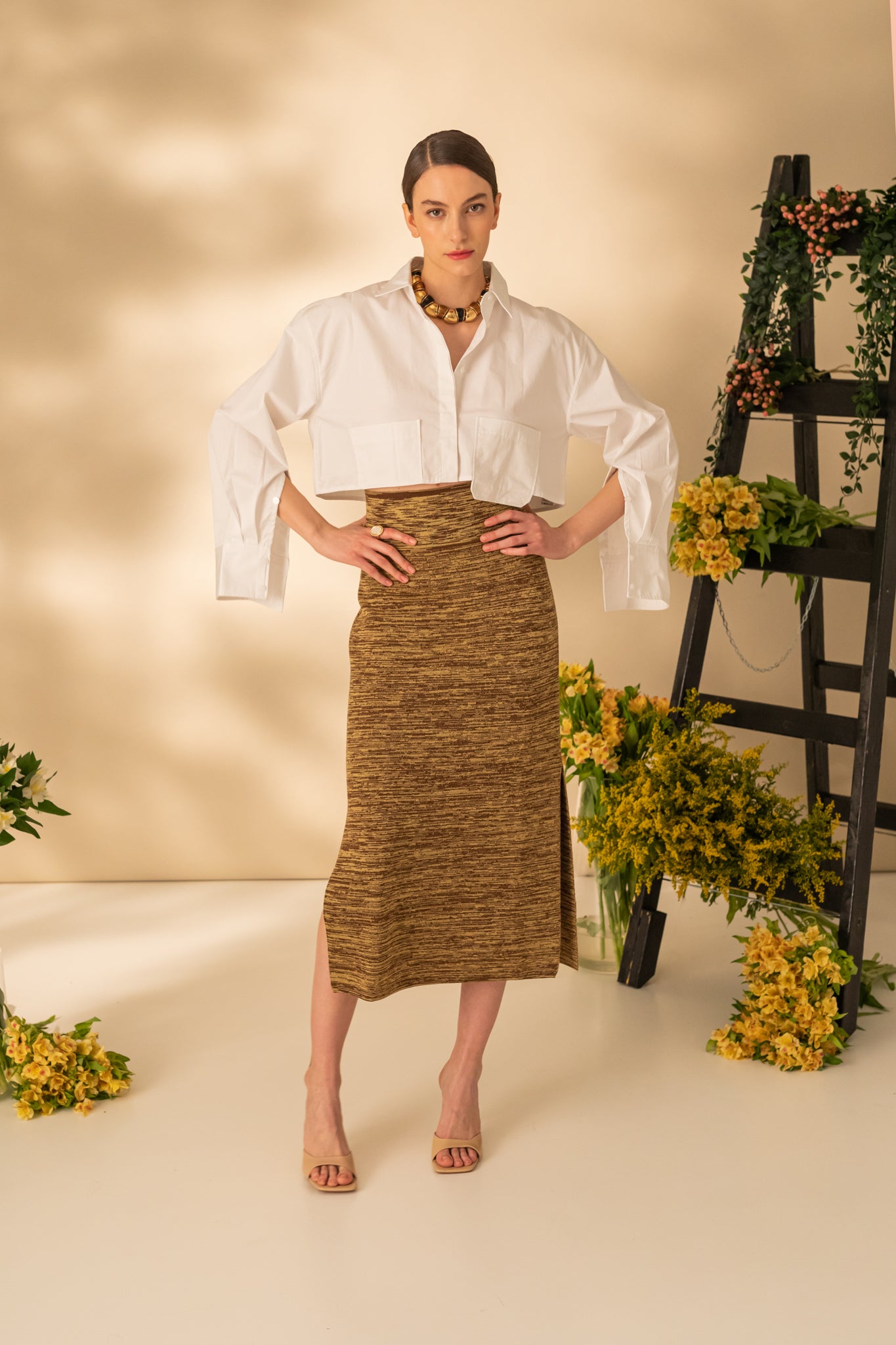 Midi skirt with side slits
