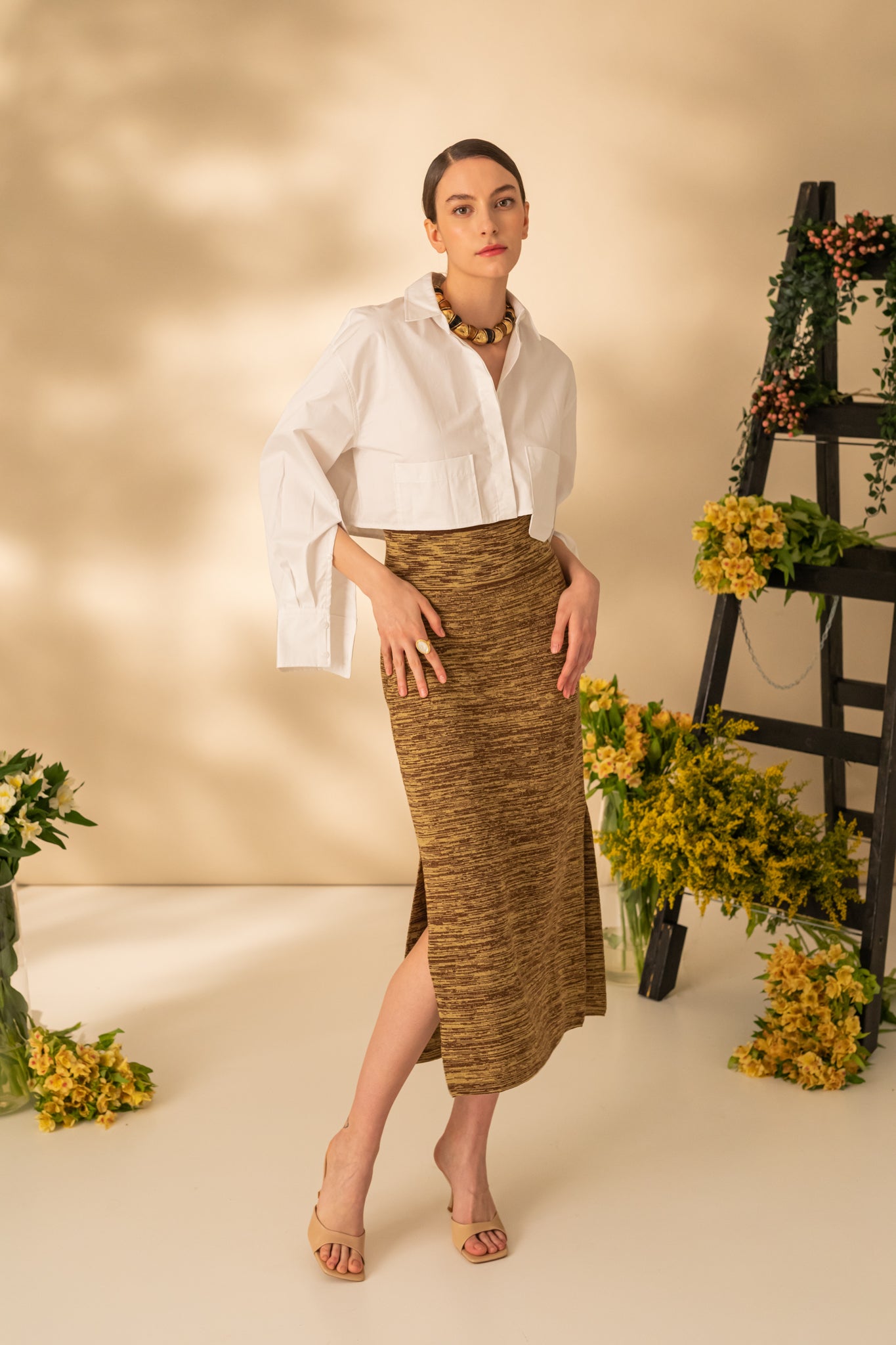 Midi skirt with side slits