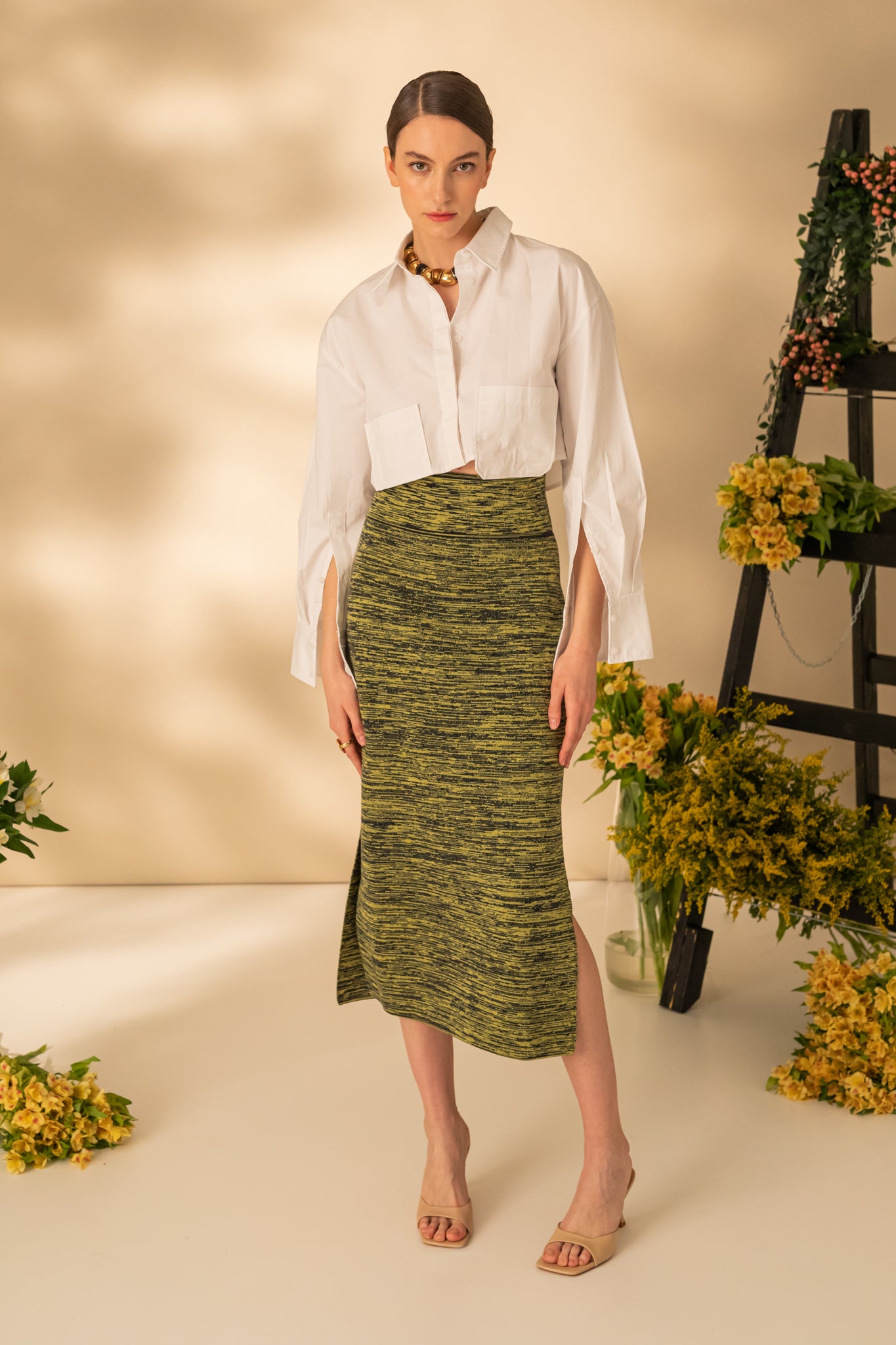 Midi skirt with side slits