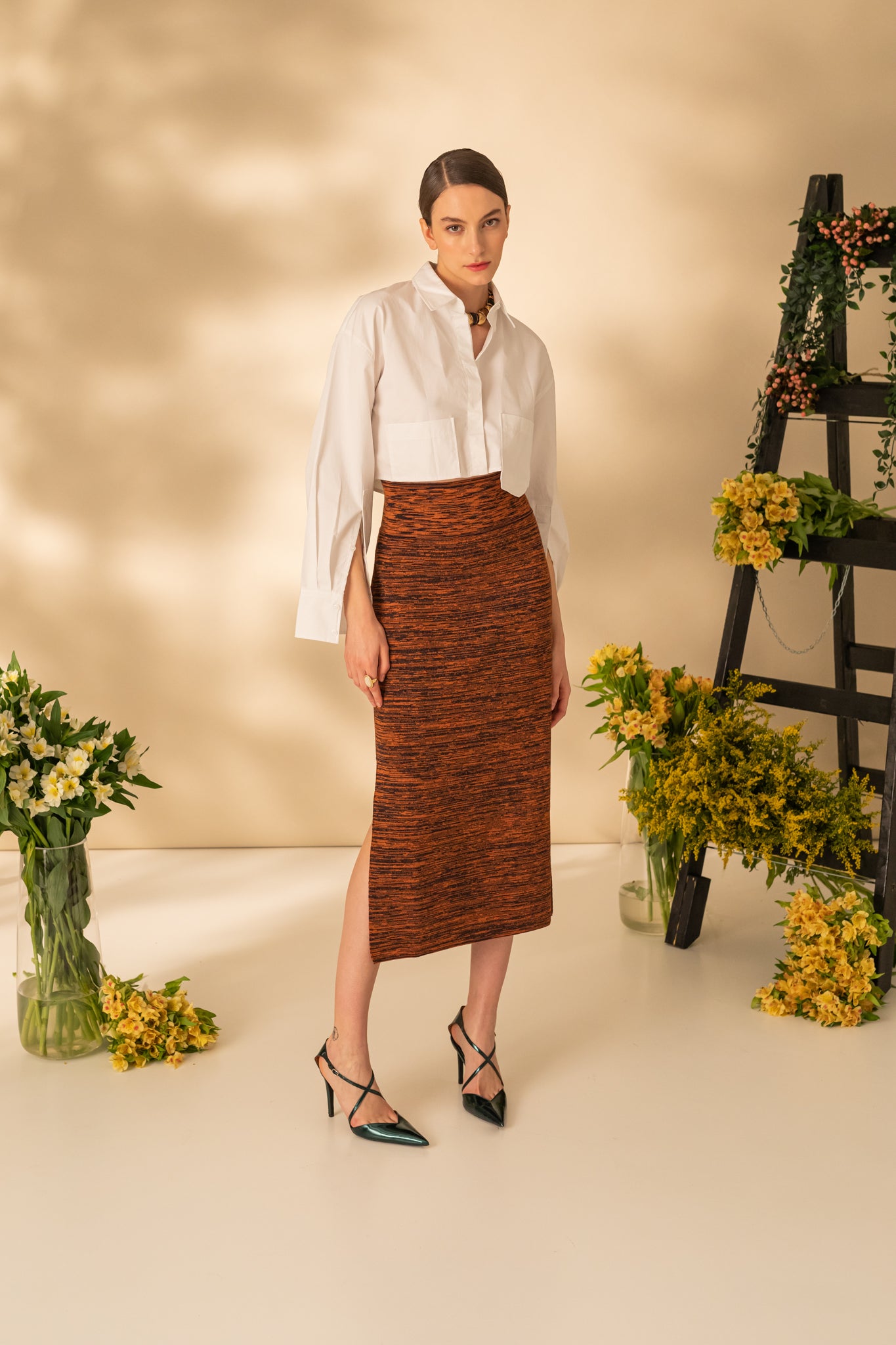 Midi skirt with side slits