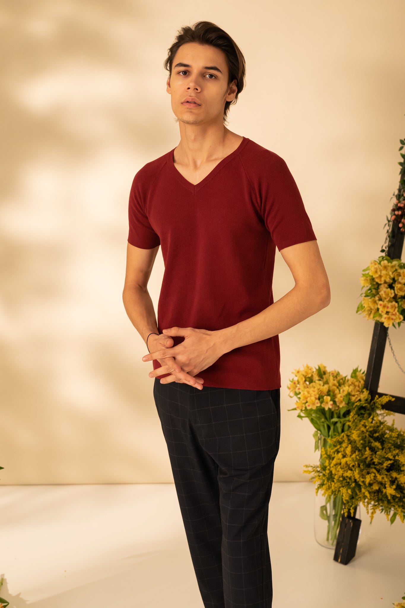 Plain T-shirt with V-neck