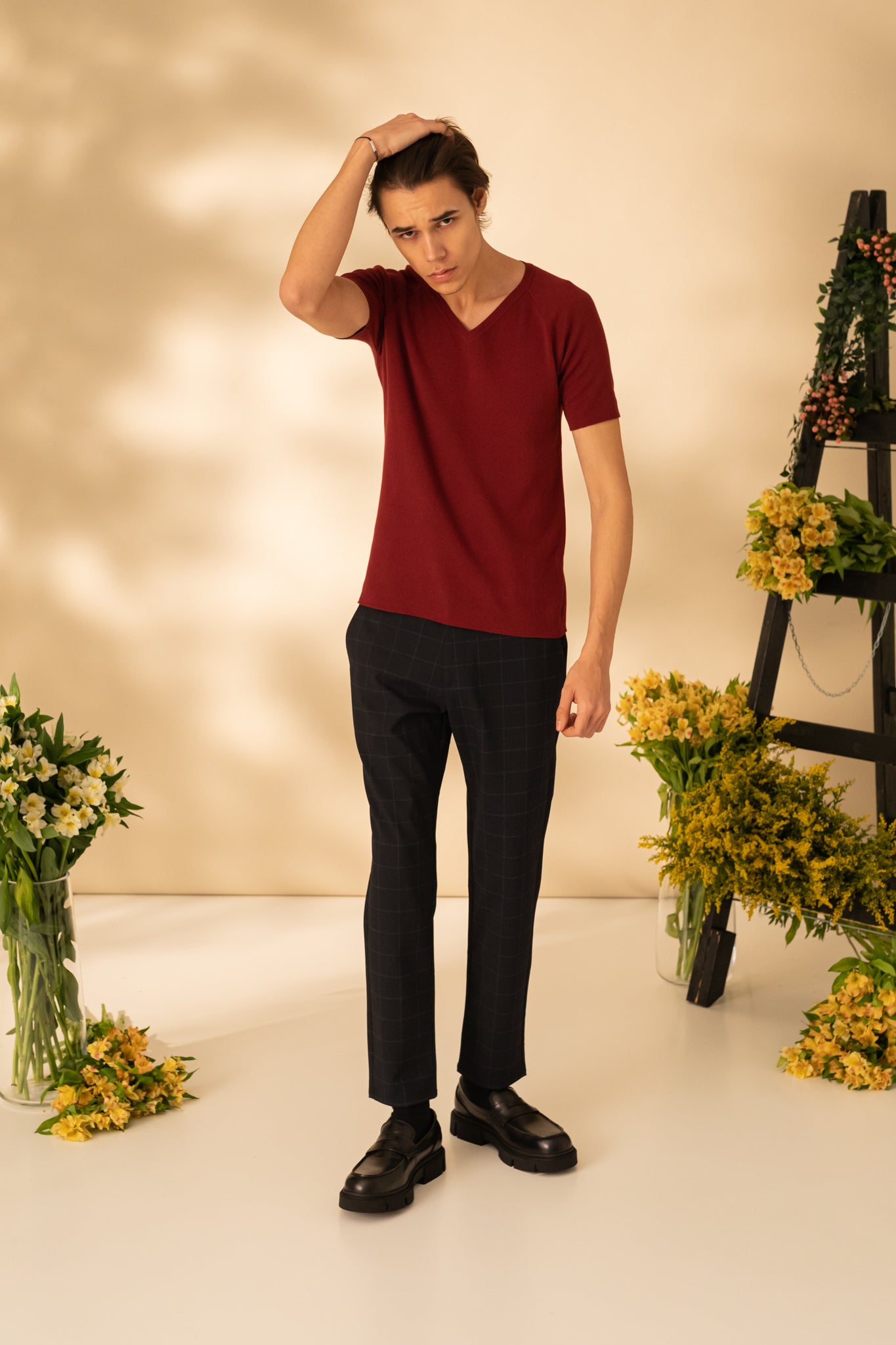 Plain T-shirt with V-neck