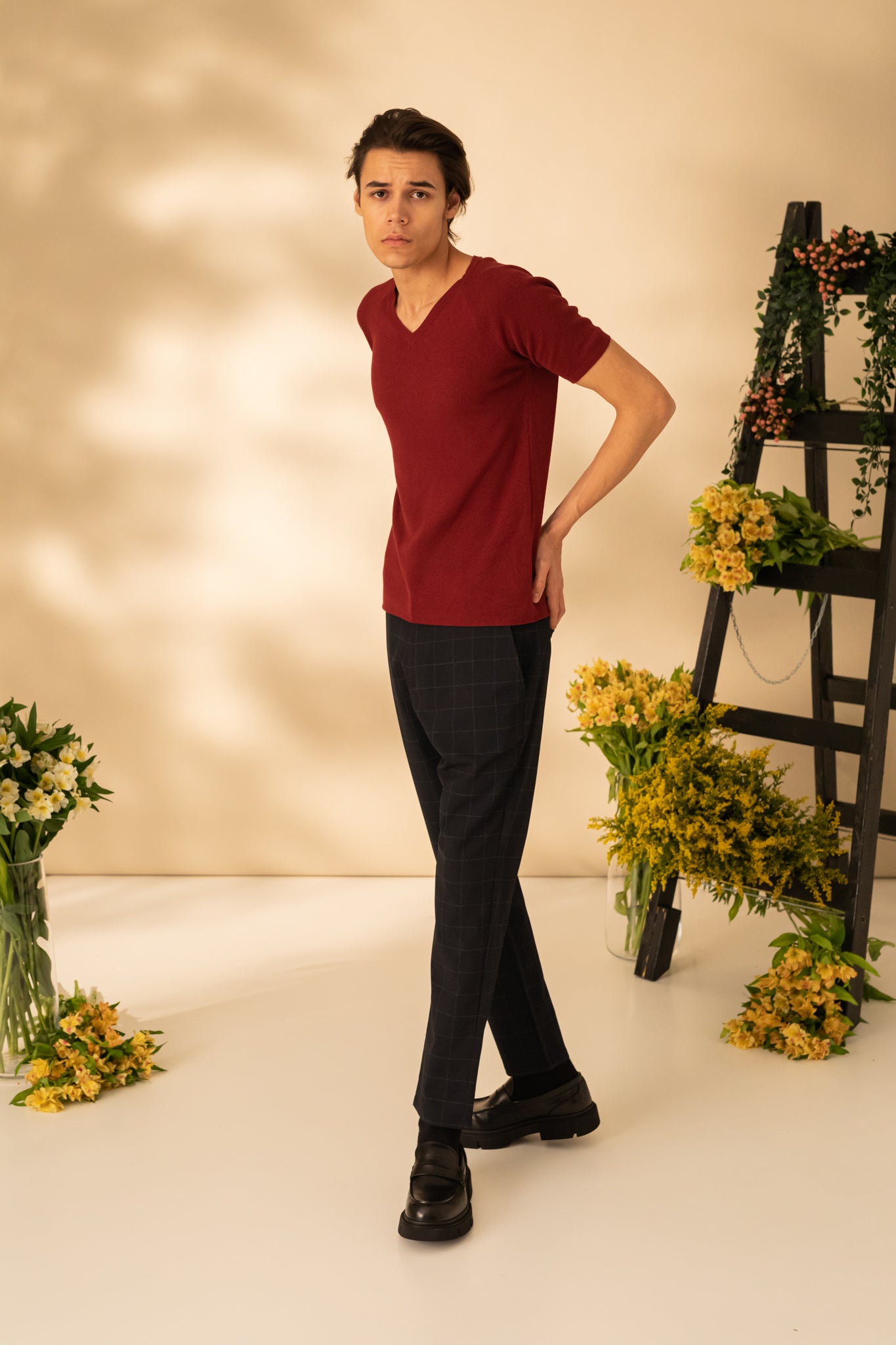 Plain T-shirt with V-neck