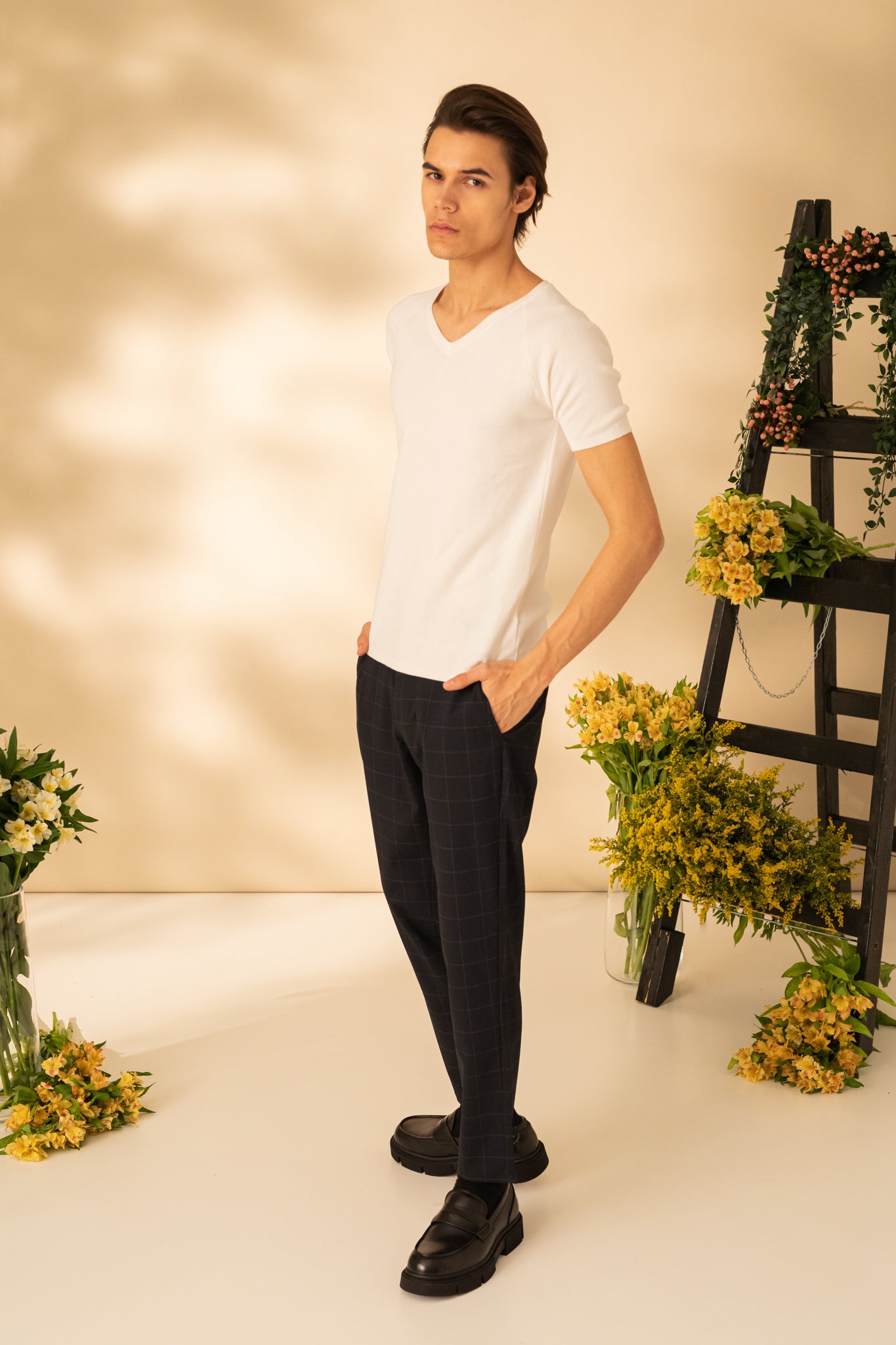 Plain T-shirt with V-neck