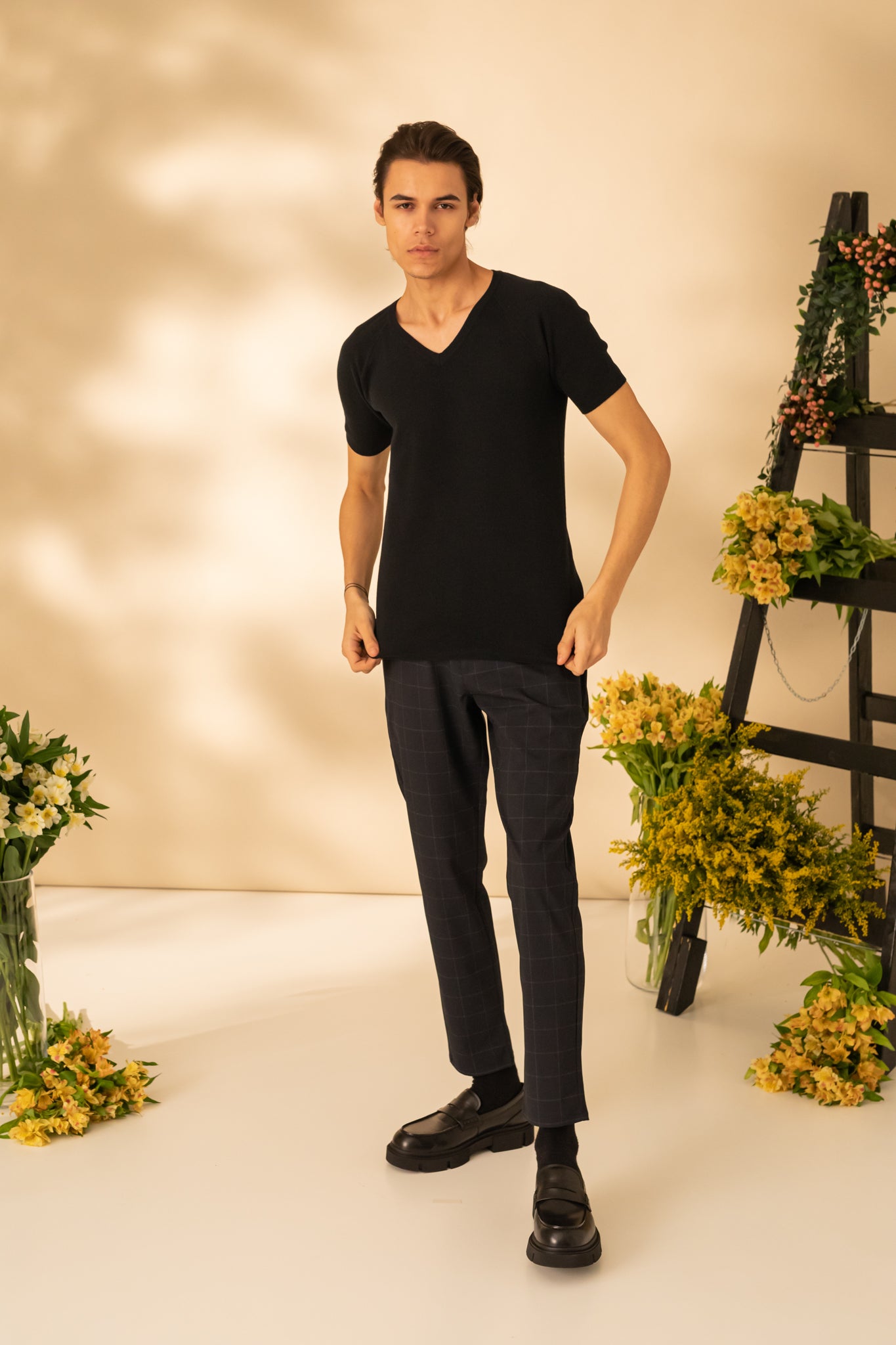 Plain T-shirt with V-neck
