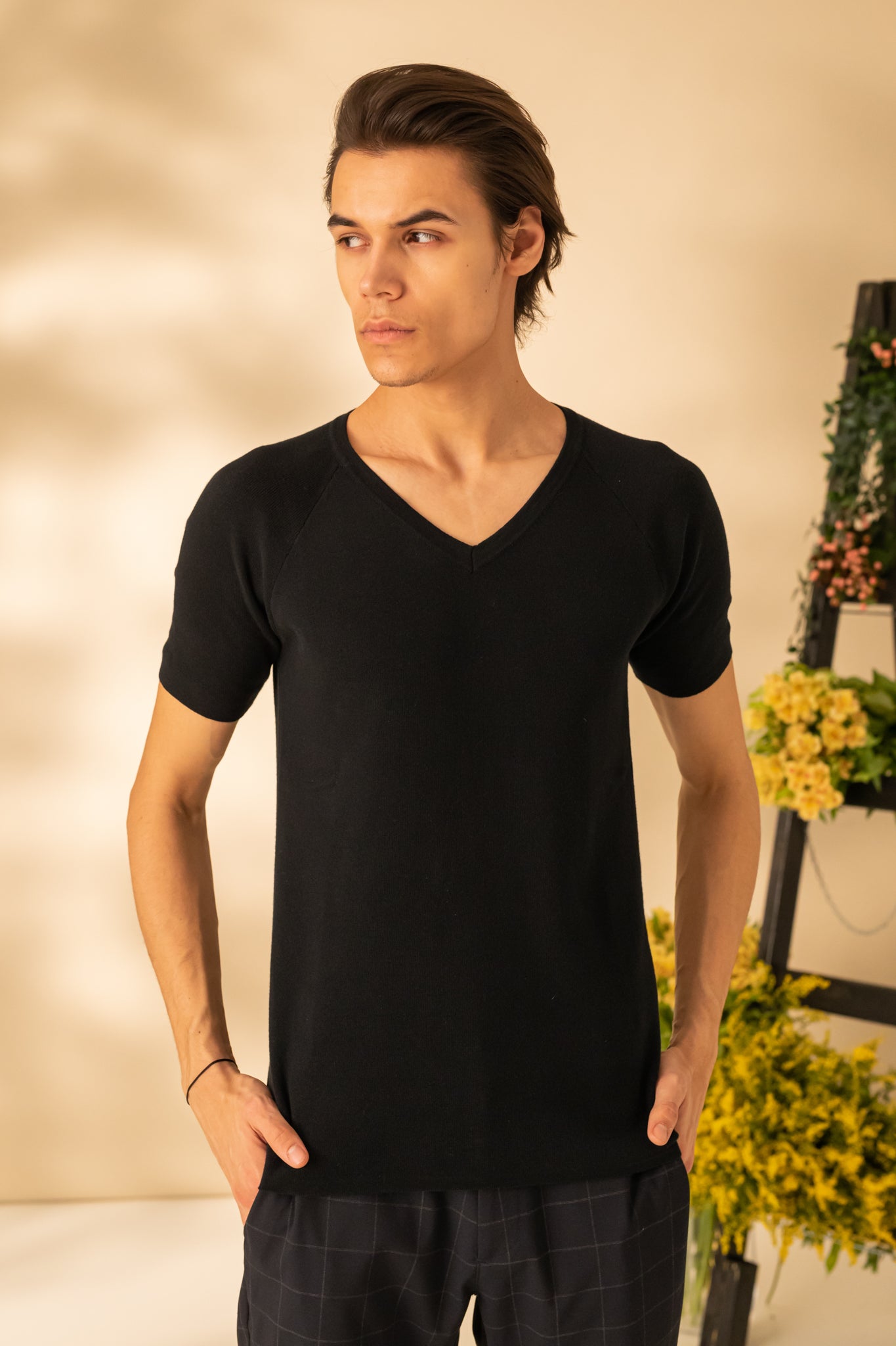 Plain T-shirt with V-neck