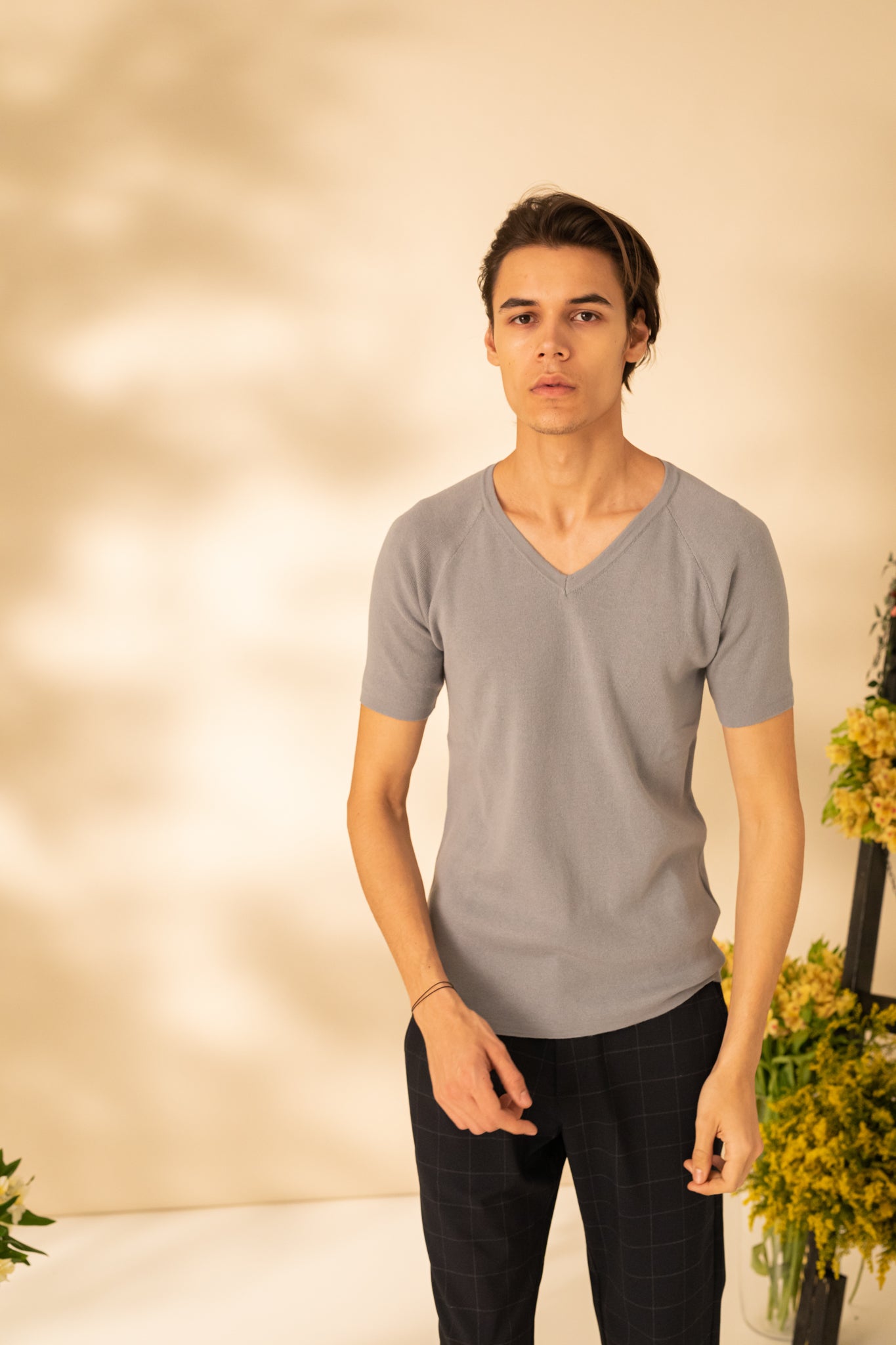 Plain T-shirt with V-neck