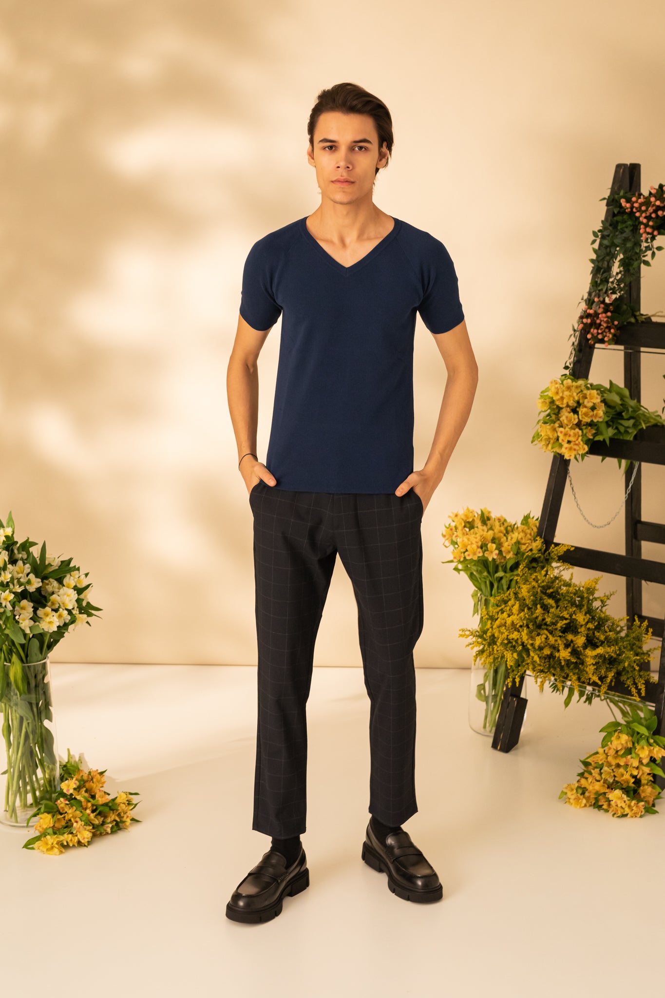 Plain T-shirt with V-neck