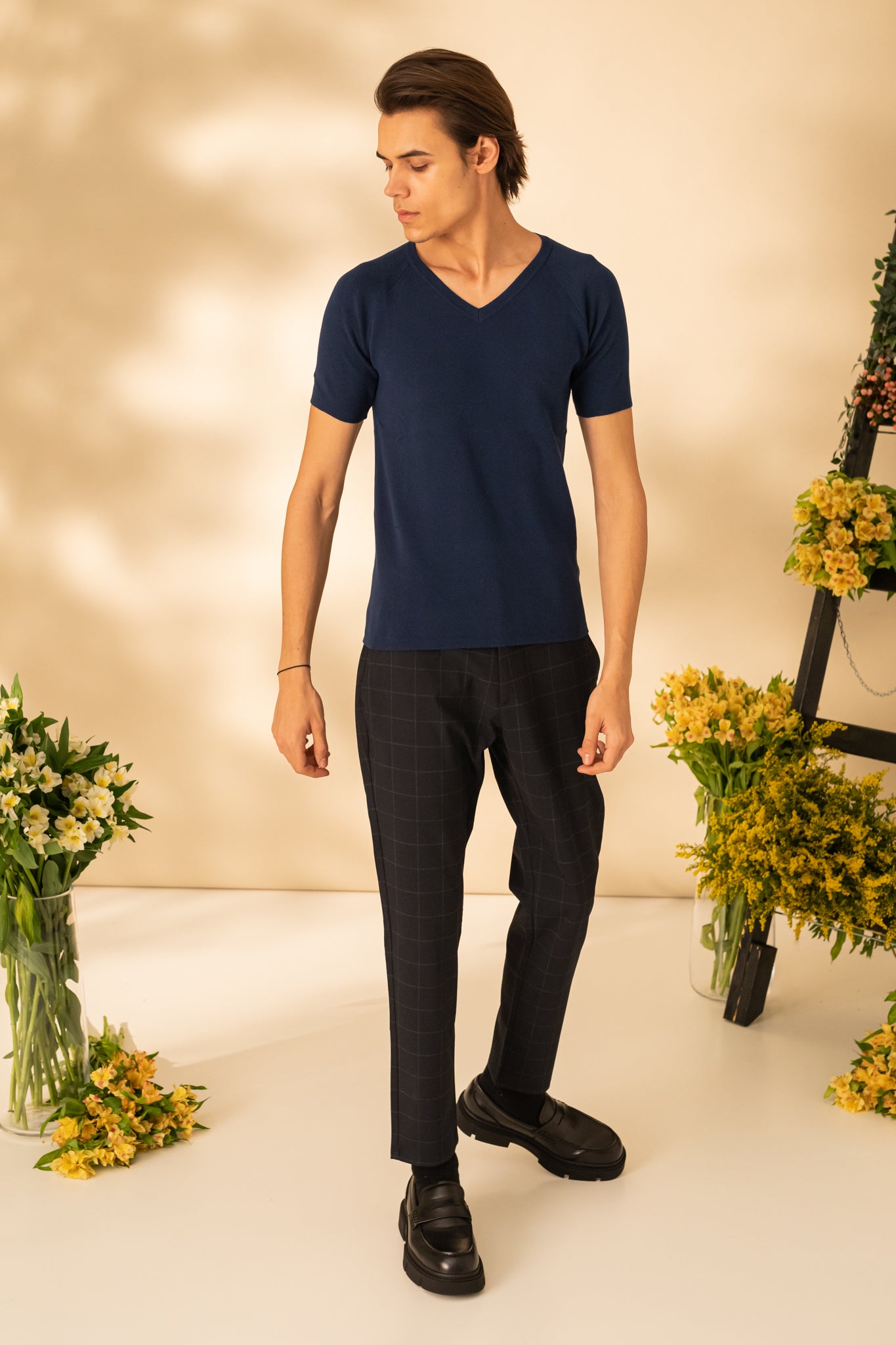Plain T-shirt with V-neck