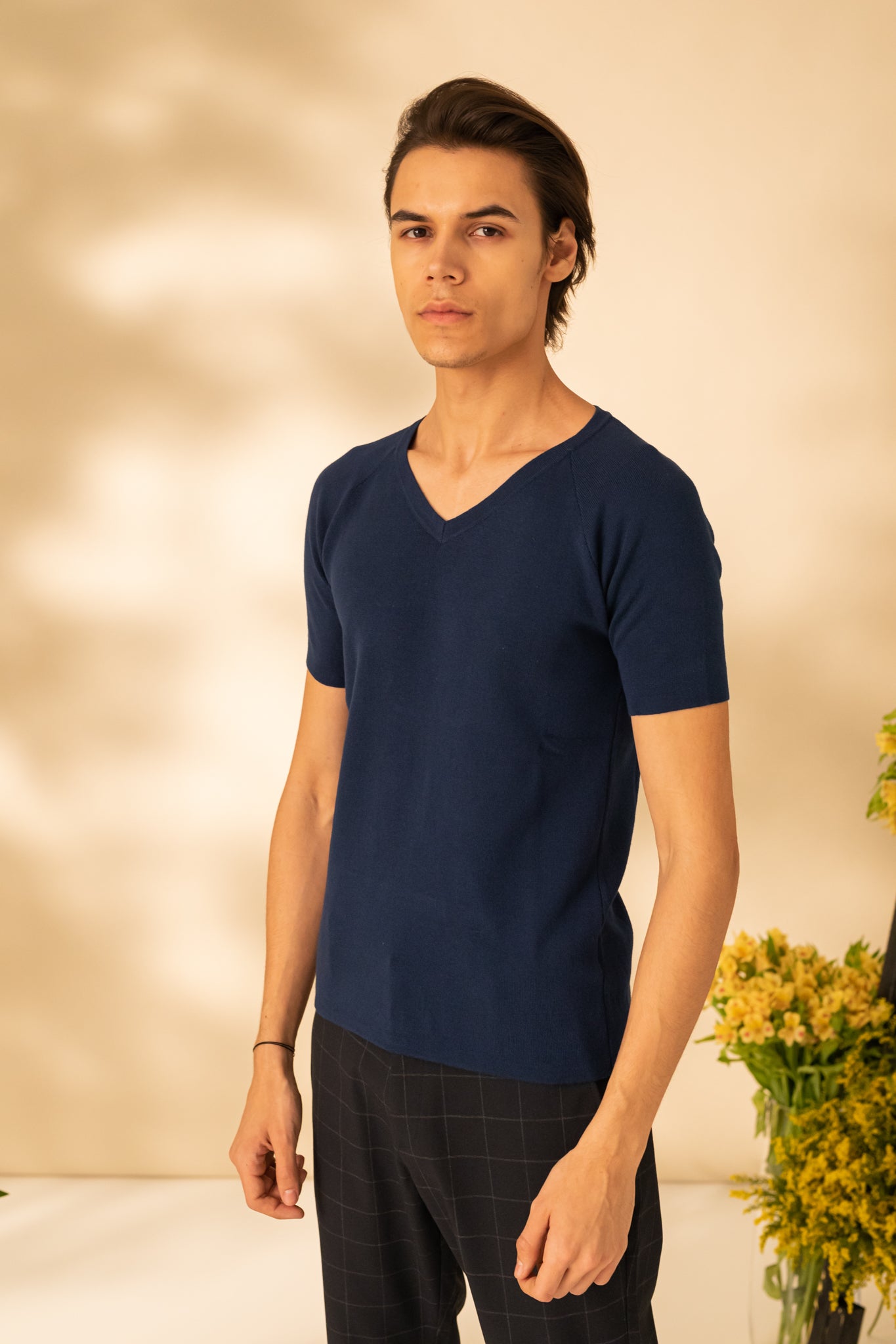 Plain T-shirt with V-neck