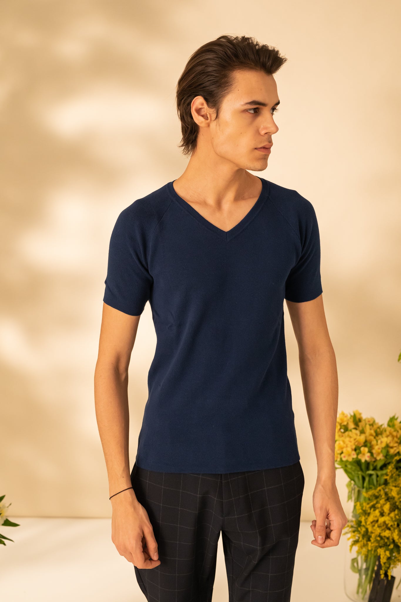 Plain T-shirt with V-neck
