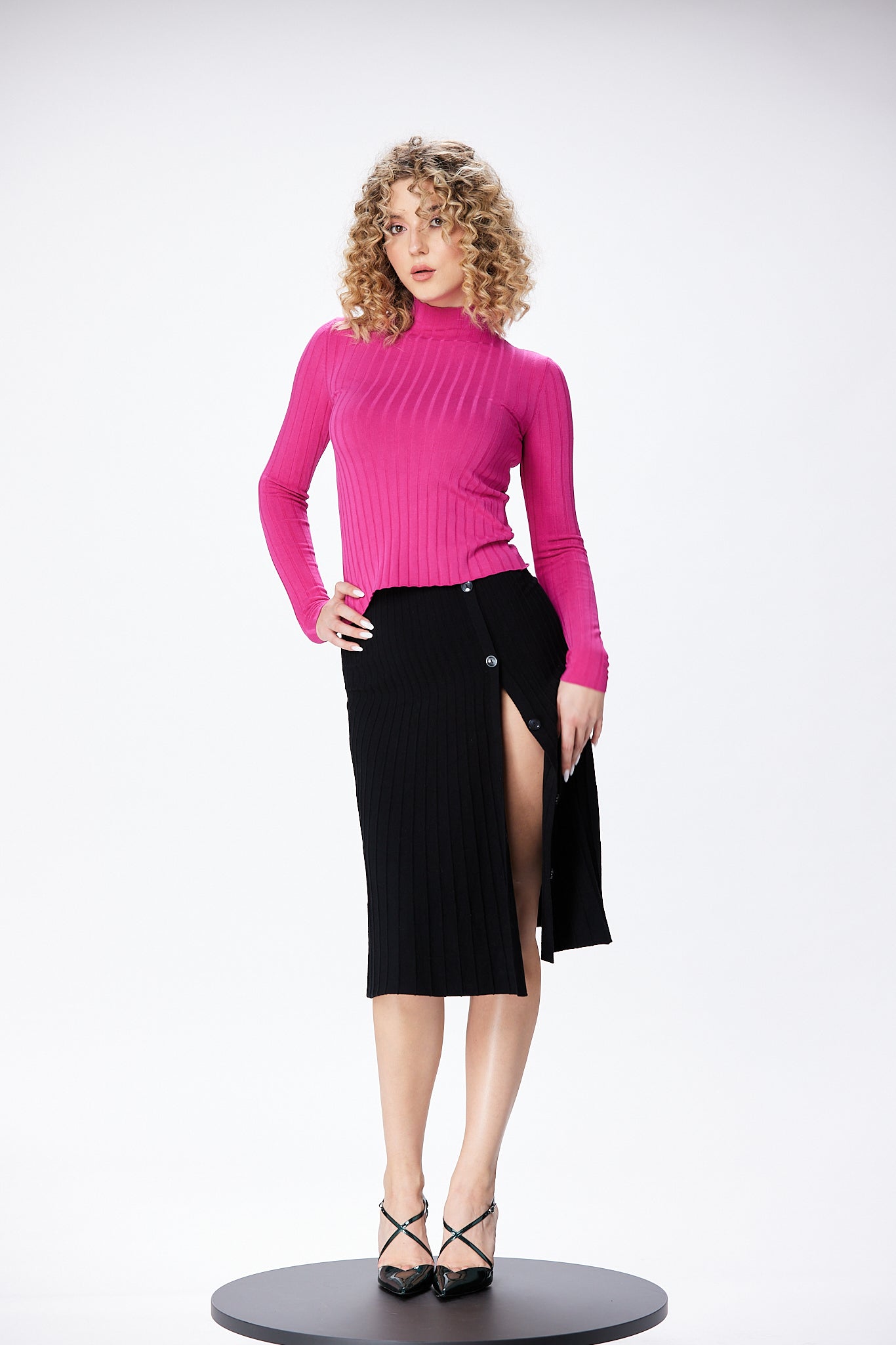 Skirt with side slit