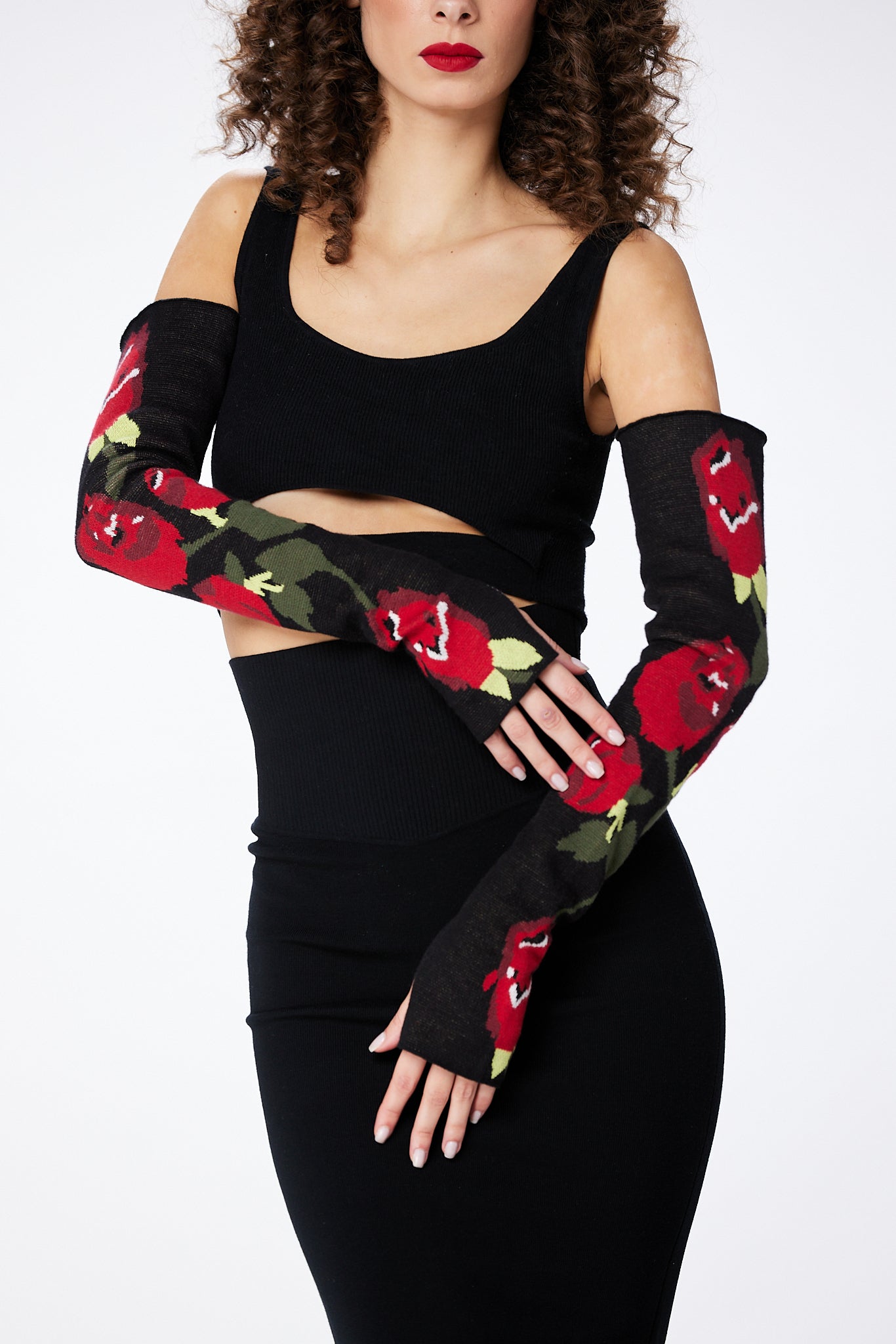 Long detachable mittens with roses