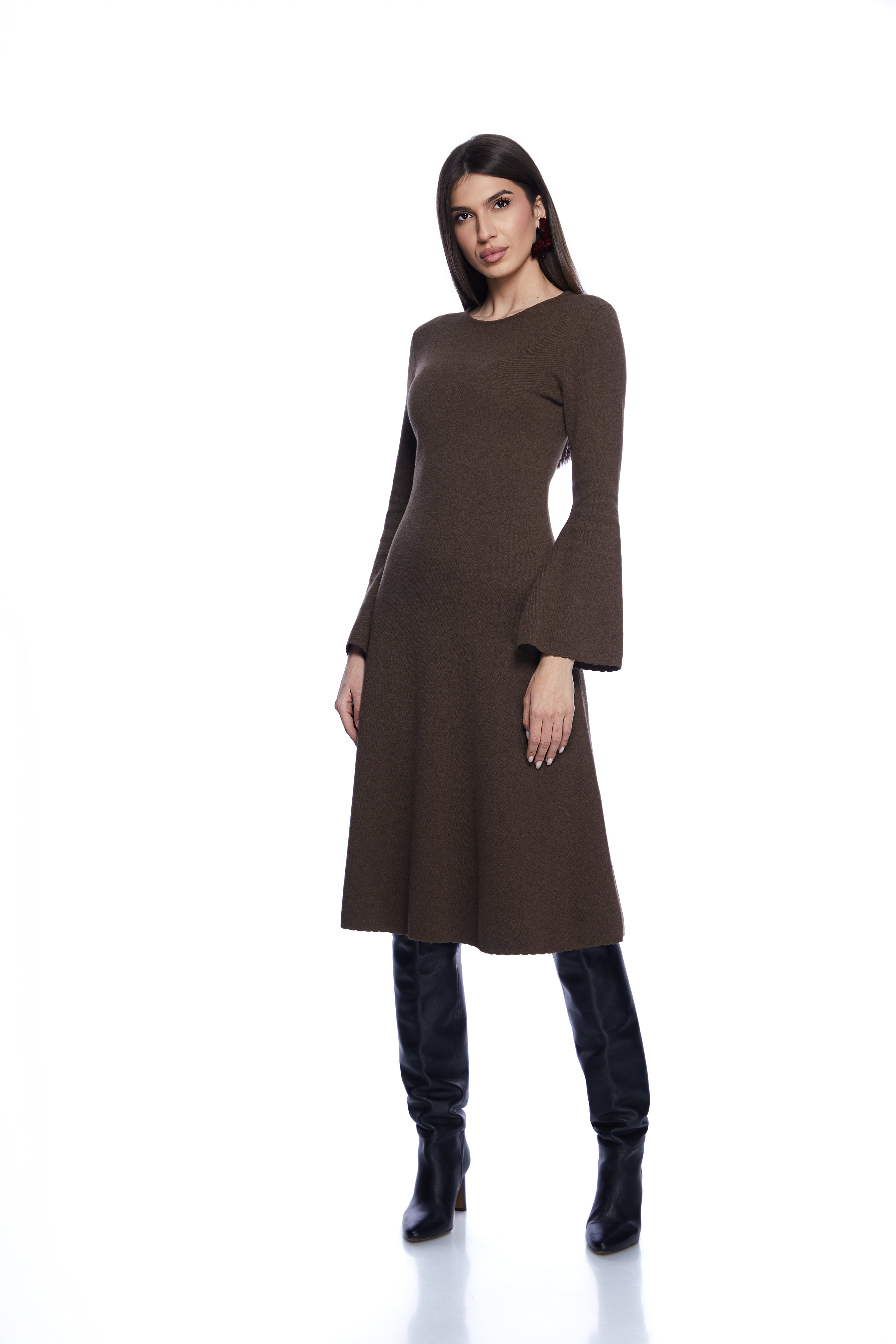 Bell-sleeved dress