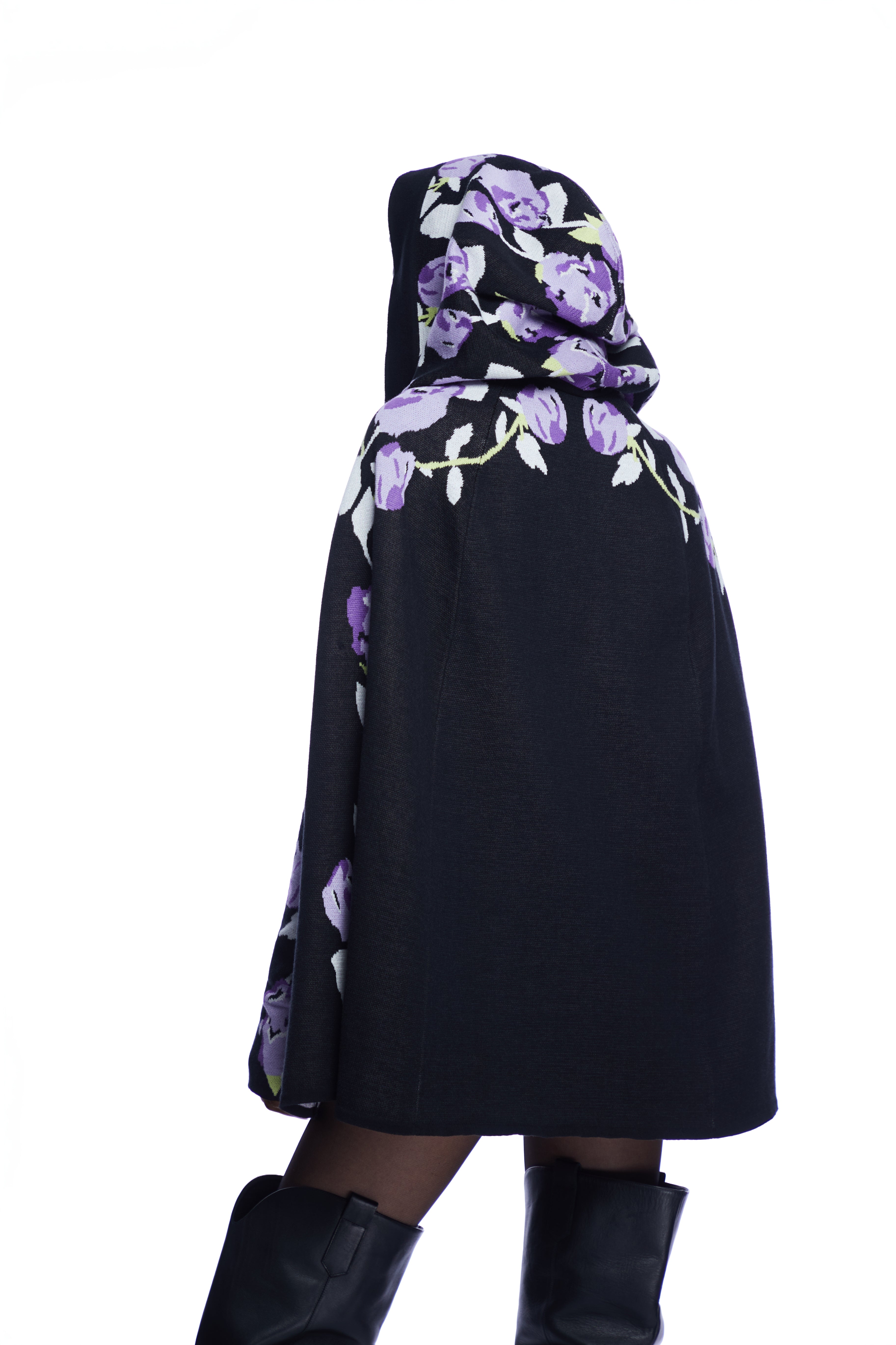 Long cape with "stylized roses" motifs