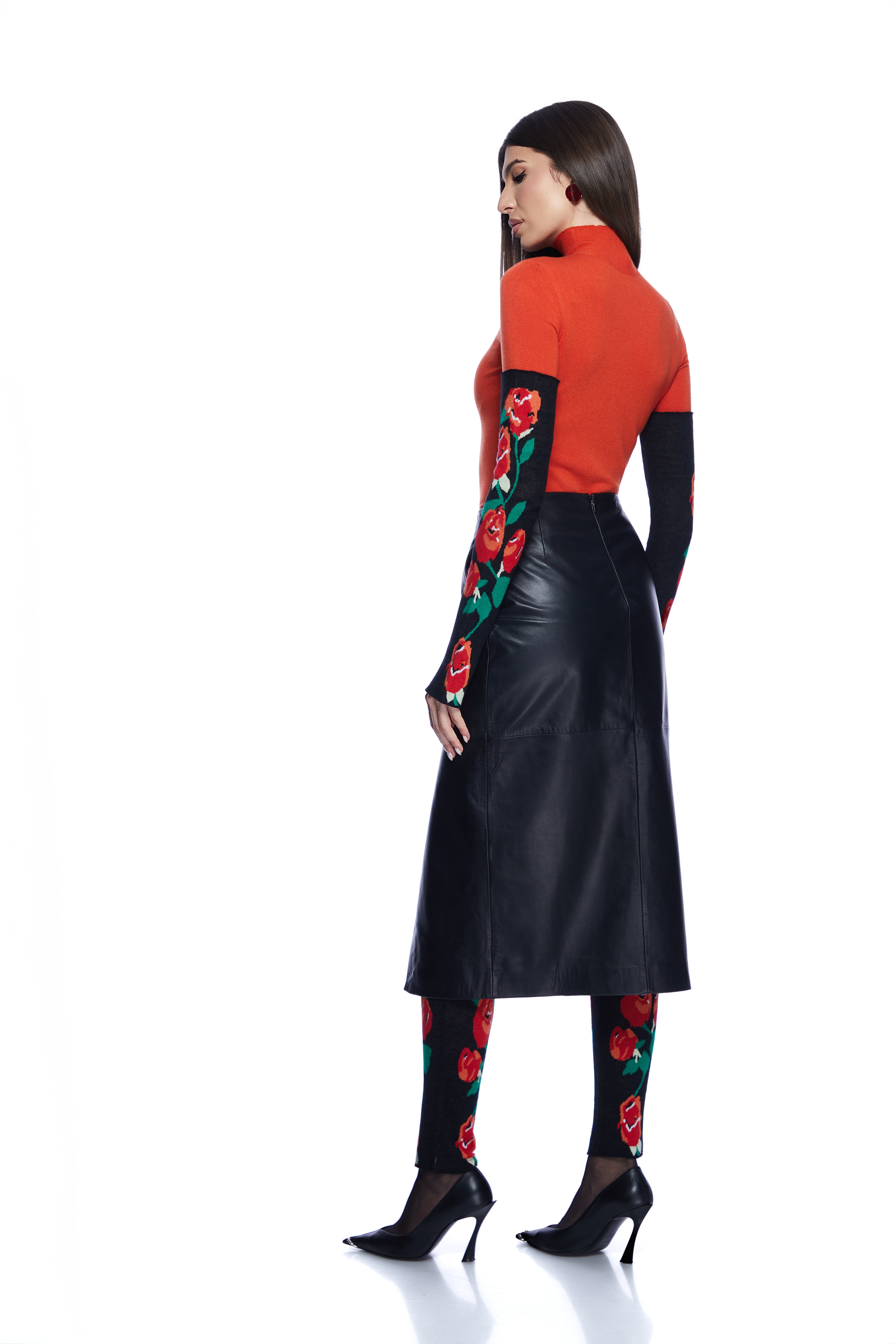Long detachable mittens with roses