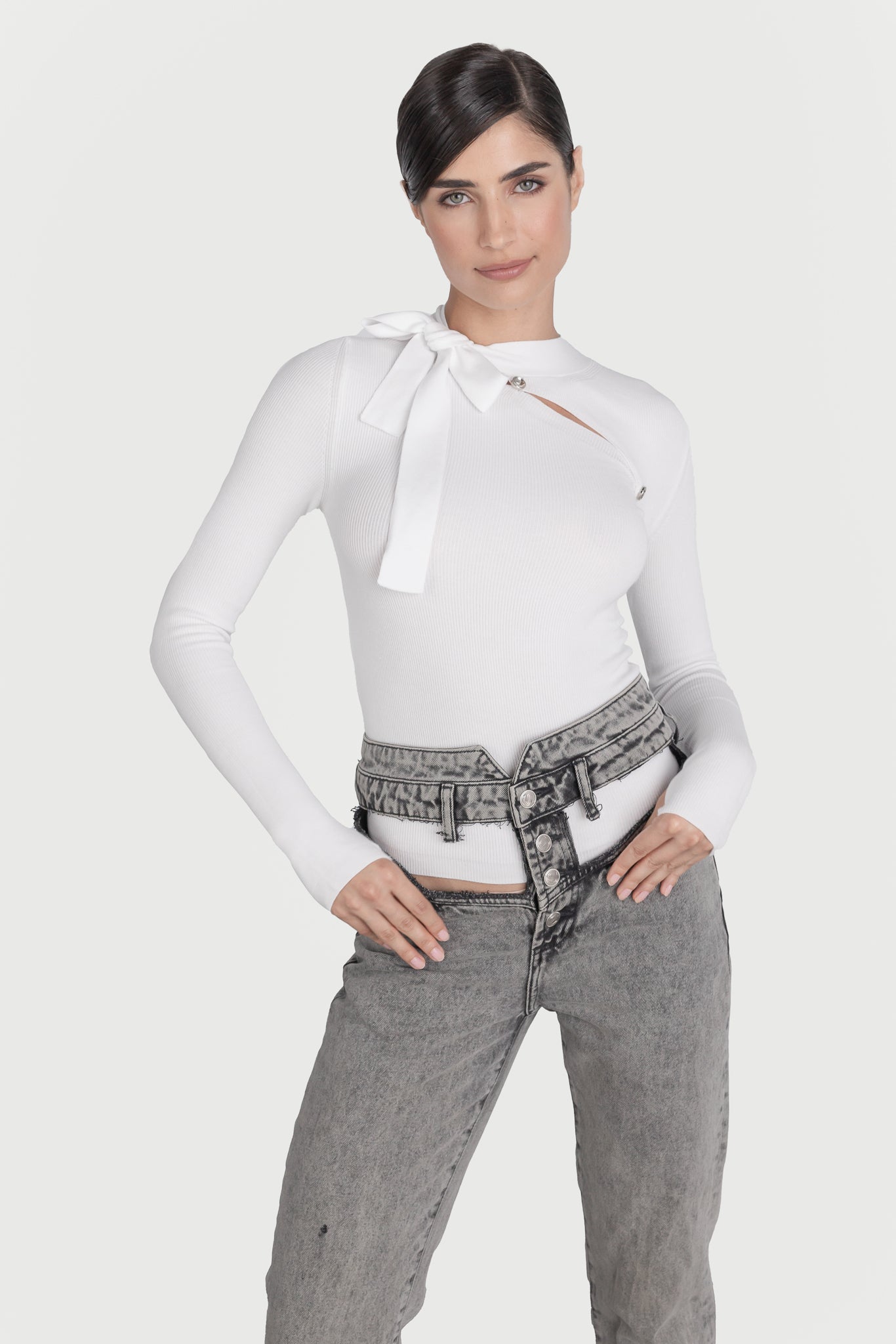 Sweater with removable sleeve
