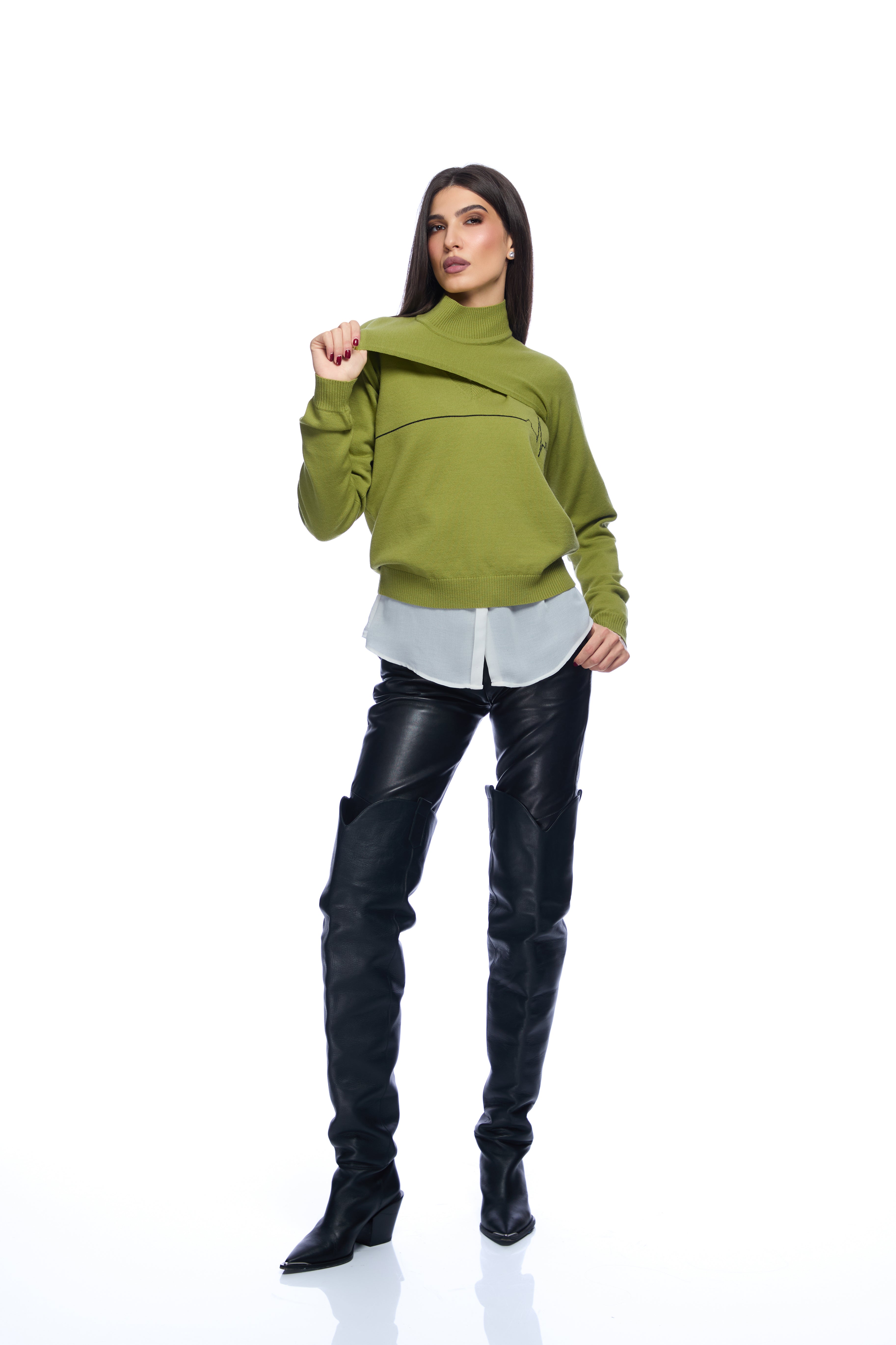 Compleu vesta si capa scurta