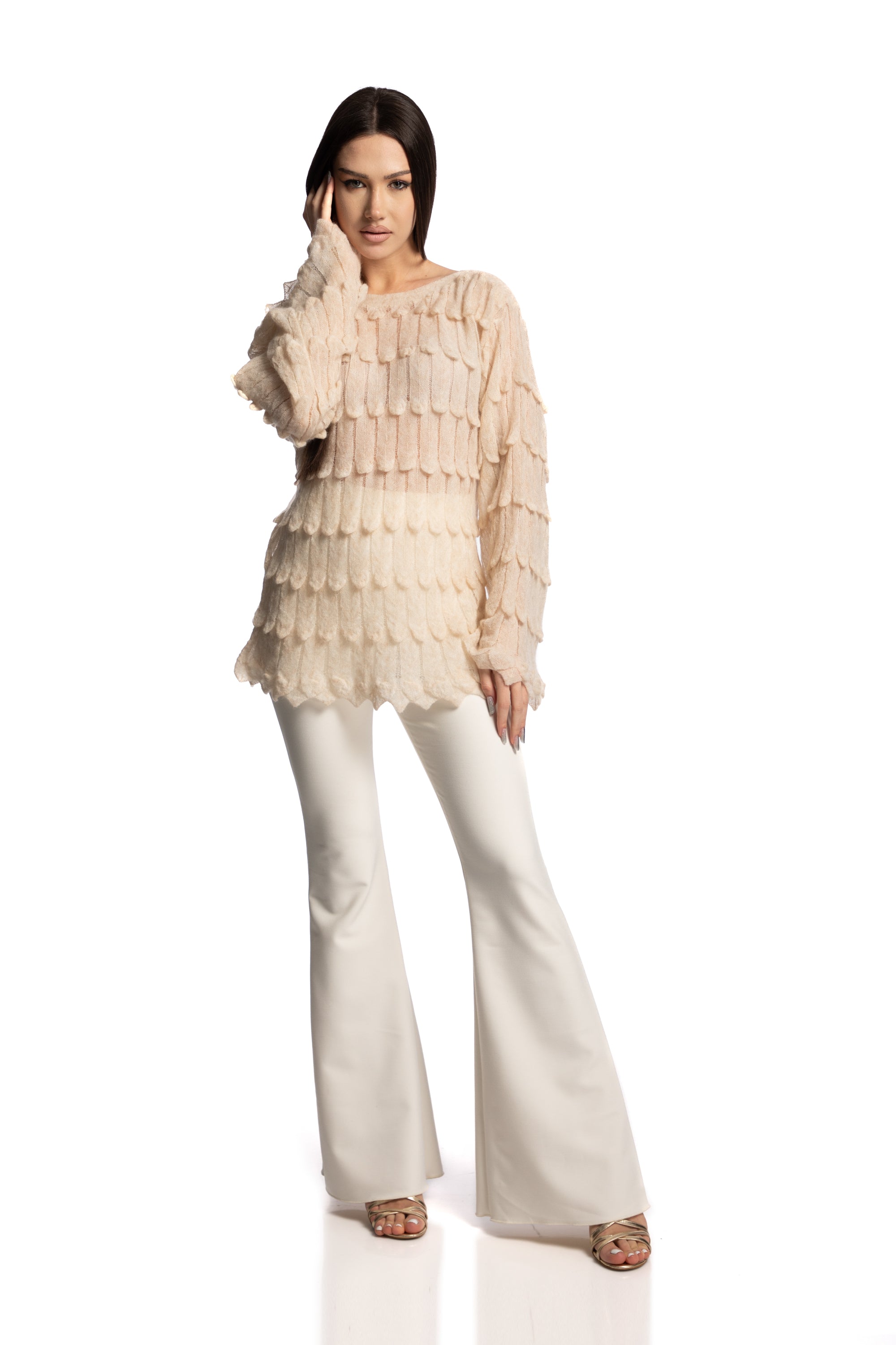 Sweater with 3D patterns