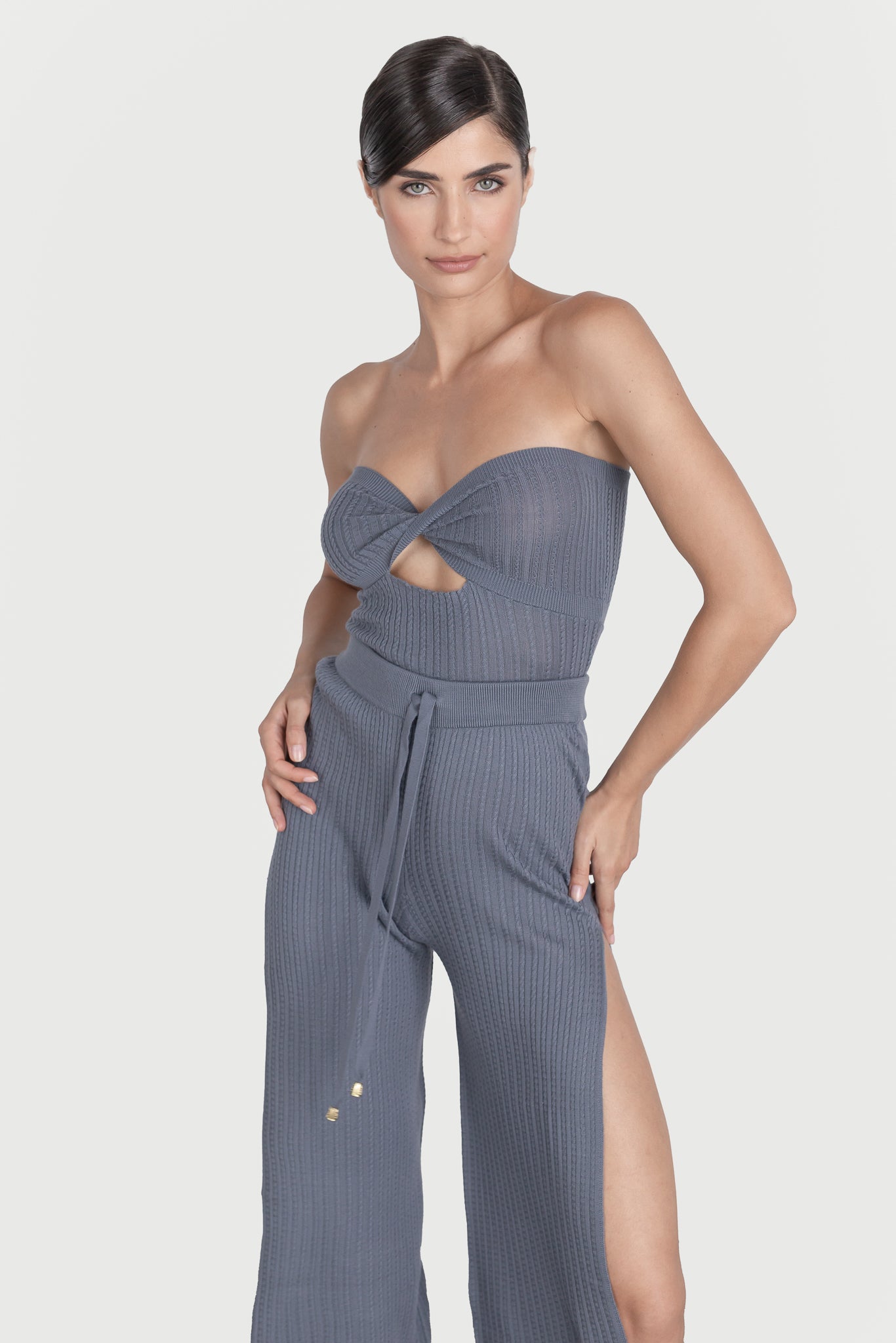 Low cut top