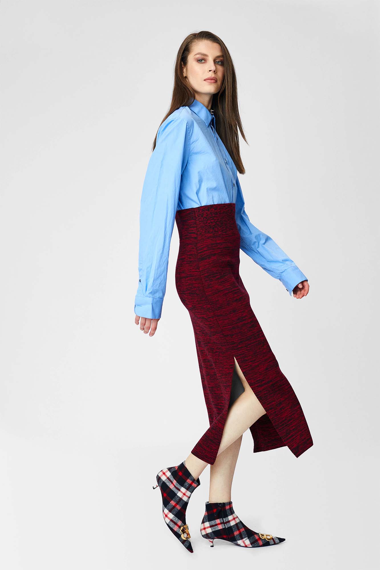 Midi skirt with side slits
