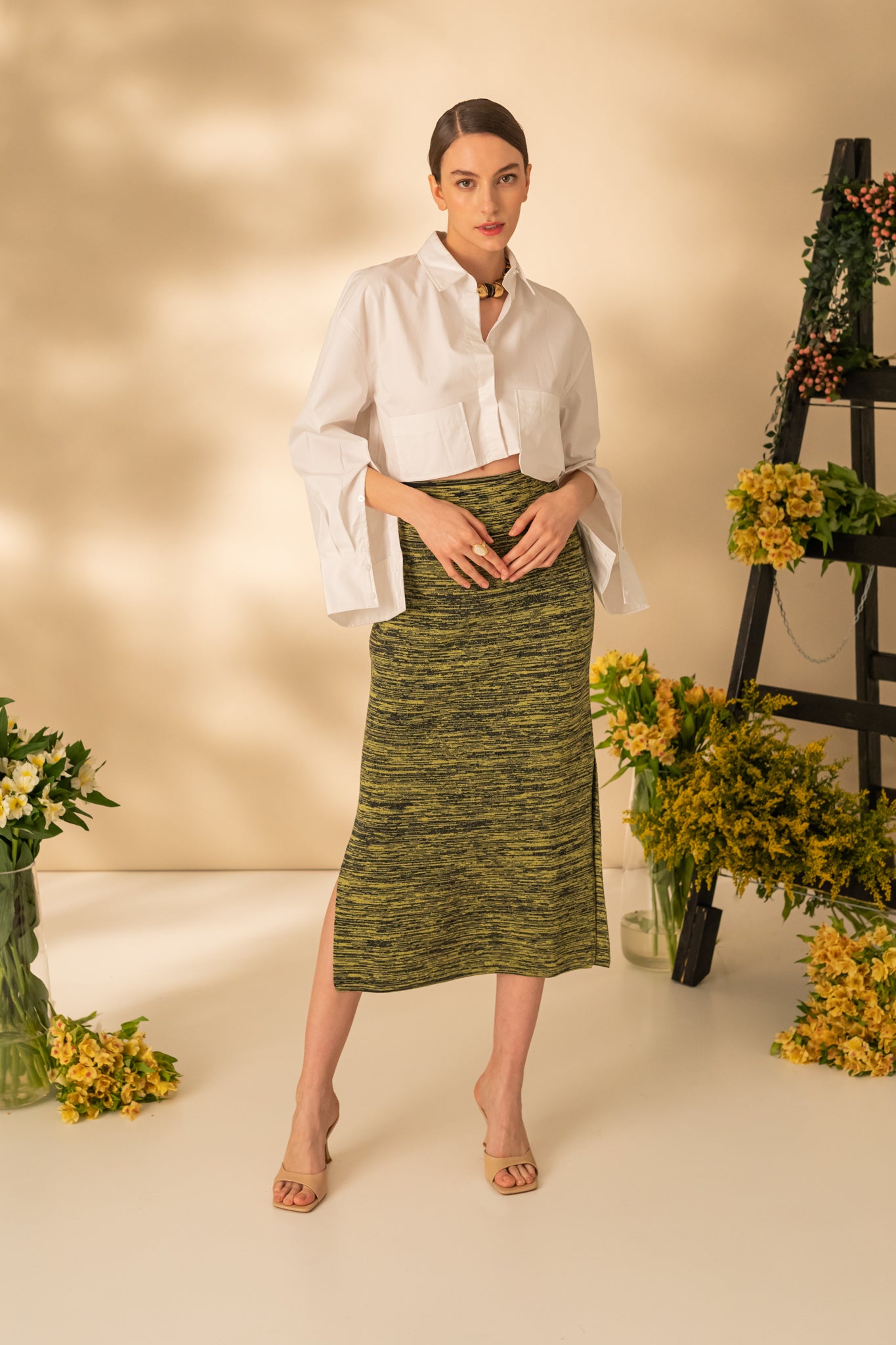 Midi skirt with side slits