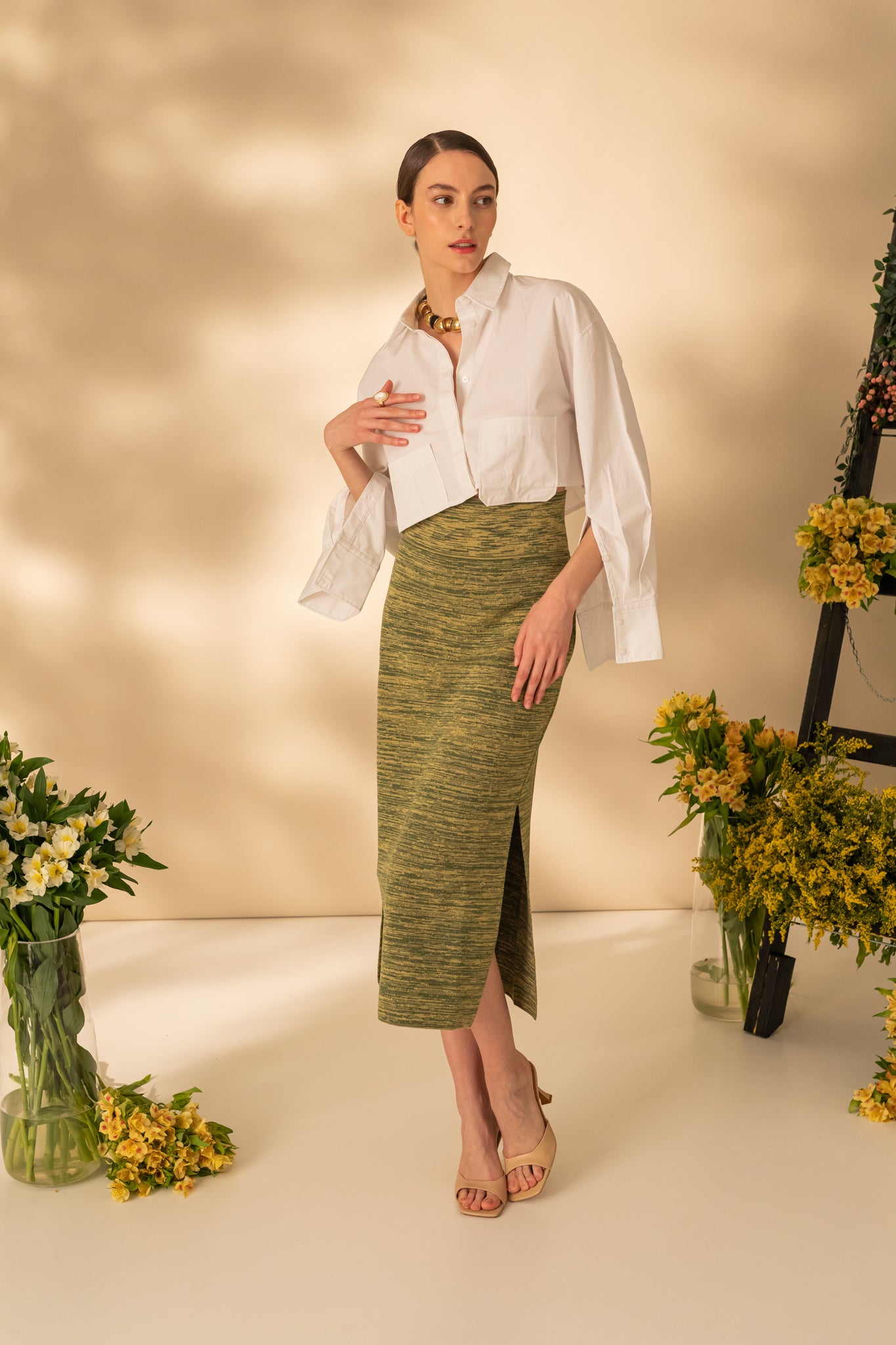 Midi skirt with side slits