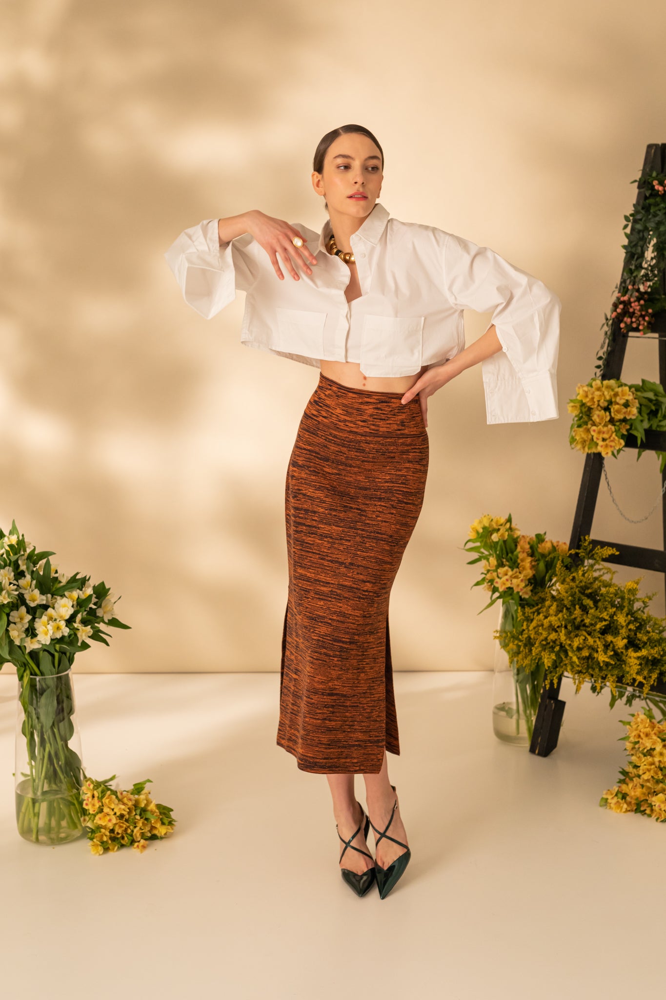 Midi skirt with side slits